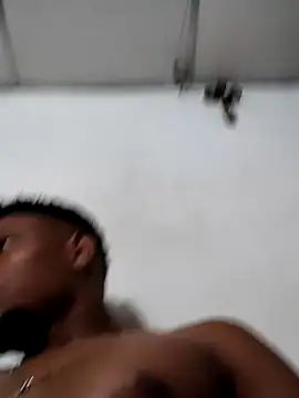 hugo3918  online show from October 2025 02:50:01 PM