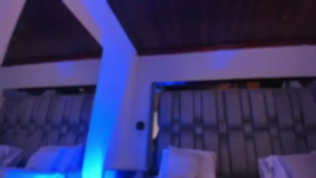 NikkySmiith online show from September 2025 11:33:01 AM