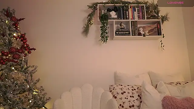 EmilyxRose - online show from December 2024 07:32:02 PM