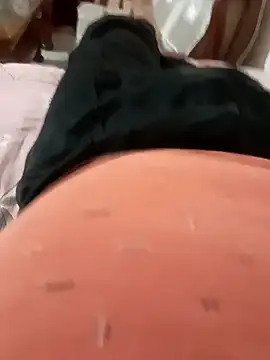 Snapshot of Alonesexyboy1 chatting on December 2024 05:01:01 PM Alonesexyboy1 online show from December 2024 05:01:01 PM