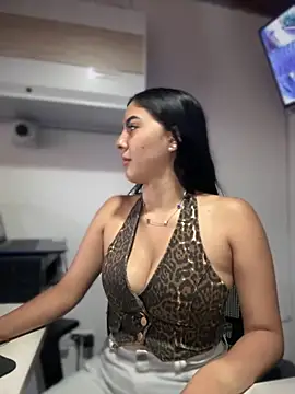 Snapshot of MarianaBenz chatting on September 2025 11:35:02 AM MarianaBenz online show from September 2025 11:35:02 AM