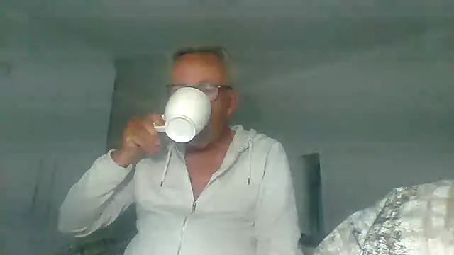 tuggy59 online show from October 2025 04:32:02 AM