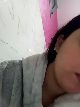 Snapshot of Beerrry chatting on January 2025 11:30:01 PM Beerrry online show from January 2025 11:30:01 PM