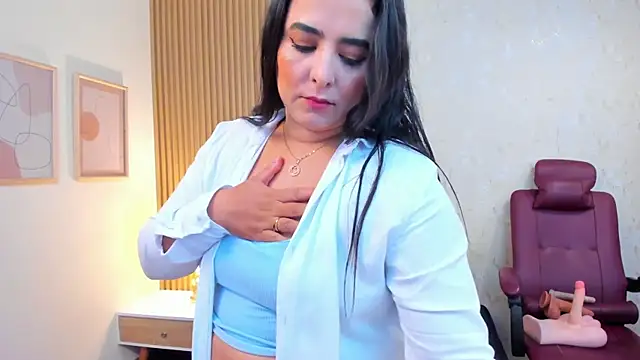 Snapshot of taylor_bennet chatting on October 2025 12:17:02 PM taylor bennet online show from October 2025 12:17:02 PM