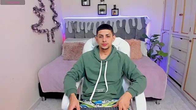 Alex cute77 online show from December 2024 12:02:01 PM