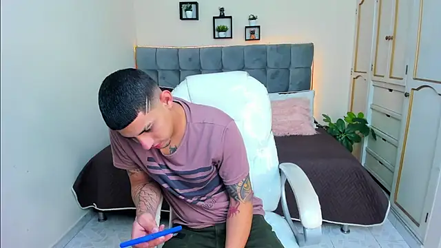 Alex cute77 online show from January 2025 12:16:01 PM