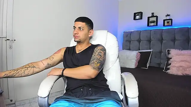 Alex cute77 online show from February 2025 12:39:01 PM