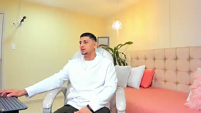 Alex cute77 online show from March 2025 12:26:02 PM