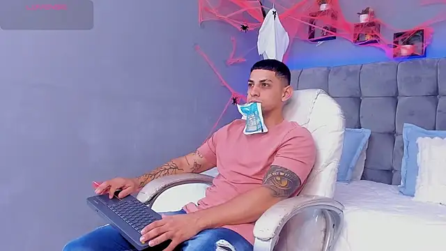 Alex cute77 online show from October 2025 12:17:02 PM