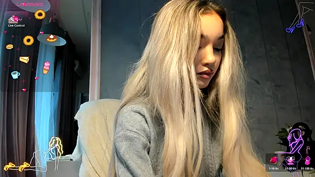 Snapshot of Sassy_Teen chatting on November 2025 09:21:01 AM Sassy Teen online show from November 2025 09:21:01 AM