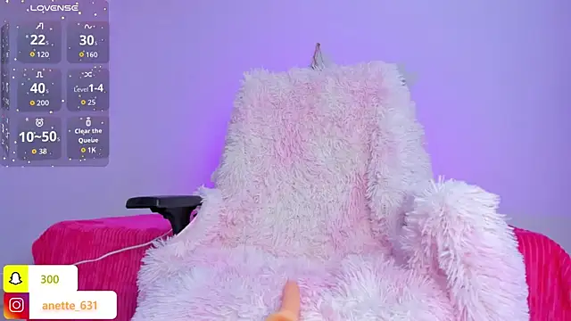 Anette  online show from September 2025 07:17:02 PM