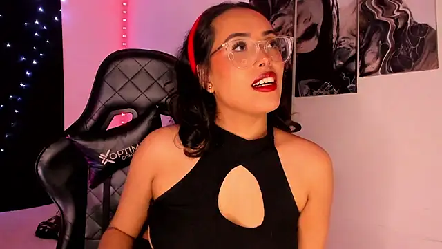 willow poisson online show from December 2024 08:26:02 PM