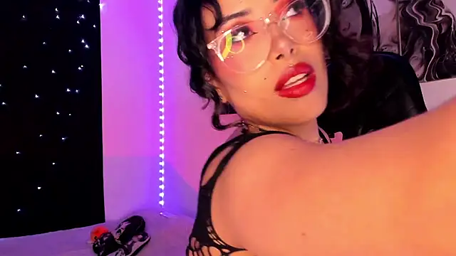 willow poisson online show from December 2024 05:26:02 PM