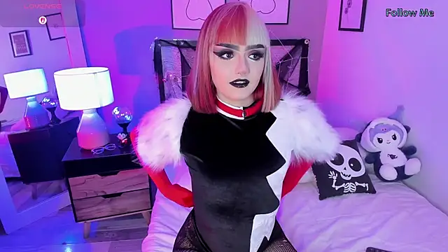 Snapshot of Liza_Sweett chatting on October 2025 10:11:02 PM Liza Sweett online show from October 2025 10:11:02 PM