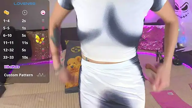 AlexaStoun online show from October 2025 02:23:02 PM