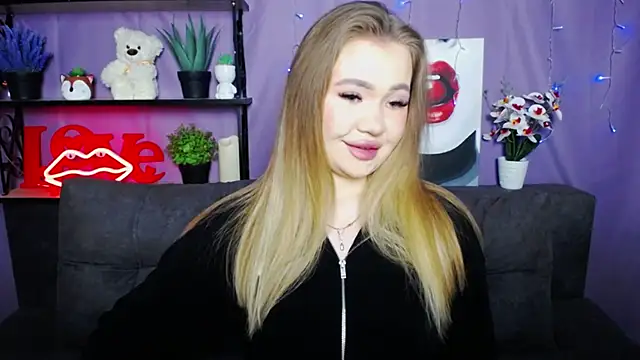StacyYellig online show from March 2025 08:37:02 PM