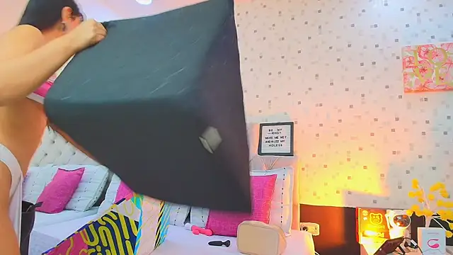 JulietaReyess online show from October 2025 11:50:02 AM