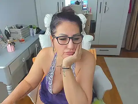 karenncougar online show from February 2025 05:50:01 PM
