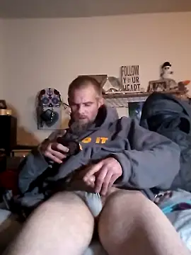 Snapshot of littleChop33 chatting on November 2025 12:46:01 AM littleChop33 online show from November 2025 12:46:01 AM