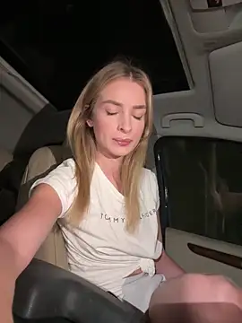 Snapshot of EvieEvans chatting on December 2024 09:59:02 PM EvieEvans online show from December 2024 09:59:02 PM