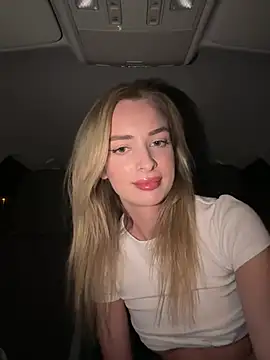 Snapshot of EvieEvans chatting on January 2025 09:18:02 PM EvieEvans online show from January 2025 09:18:02 PM