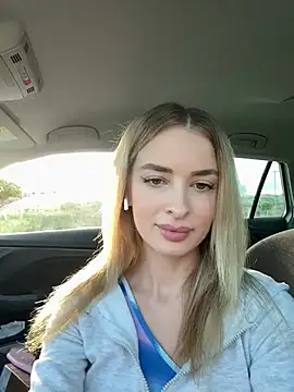 Snapshot of EvieEvans chatting on March 2025 05:06:02 PM EvieEvans online show from March 2025 05:06:02 PM