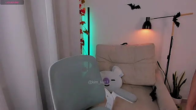 kim lian21 online show from October 2025 12:50:02 PM