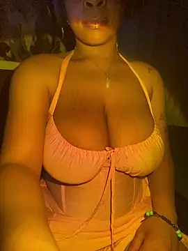 YellowHoneyDip online show from December 2024 05:44:01 PM
