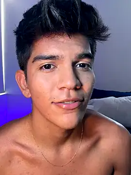 santiago 01 online show from December 2024 07:58:02 PM