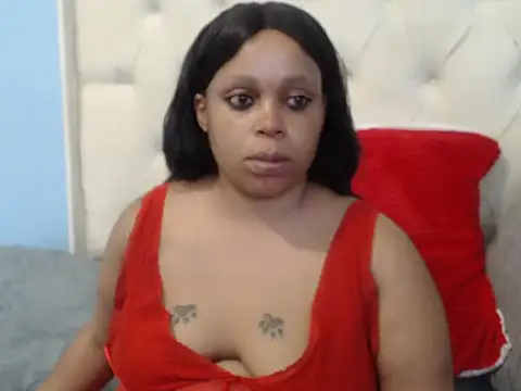 Snapshot of THESHORTQUEEN chatting on November 2025 05:40:02 AM THESHORTQUEEN online show from November 2025 05:40:02 AM