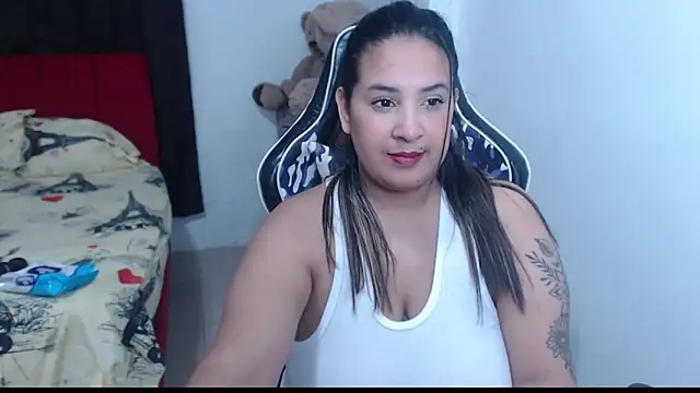 Snapshot of KathyHardcore69 chatting on November 2025 02:33:02 AM KathyHardcore69 online show from November 2025 02:33:02 AM