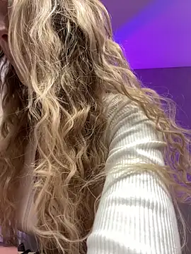 Snapshot of Lunalikaiya chatting on November 2025 05:17:02 PM Lunalikaiya online show from November 2025 05:17:02 PM