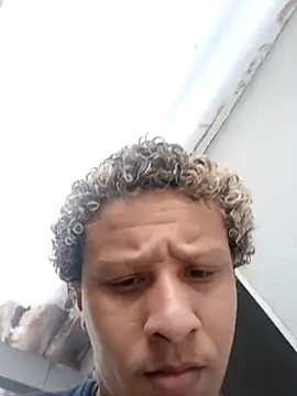 Nicolaskribeiro online show from November 2025 09:52:01 AM