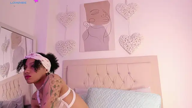 daiana curly online show from March 2025 02:44:02 PM