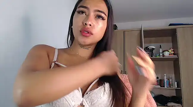 Snapshot of fairylatin222 chatting on January 2025 09:55:02 AM fairylatin222 online show from January 2025 09:55:02 AM