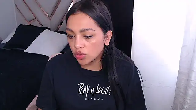 Snapshot of fairylatin222 chatting on October 2025 08:00:02 PM fairylatin222 online show from October 2025 08:00:02 PM