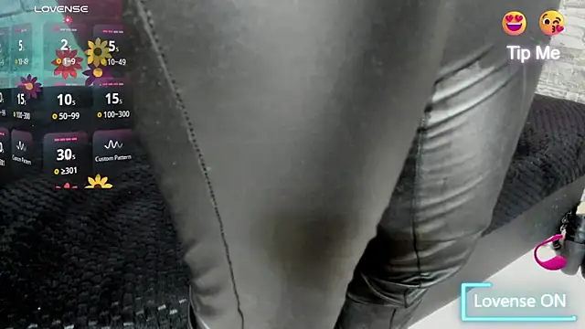 Cloee66 online show from October 2025 02:50:01 PM