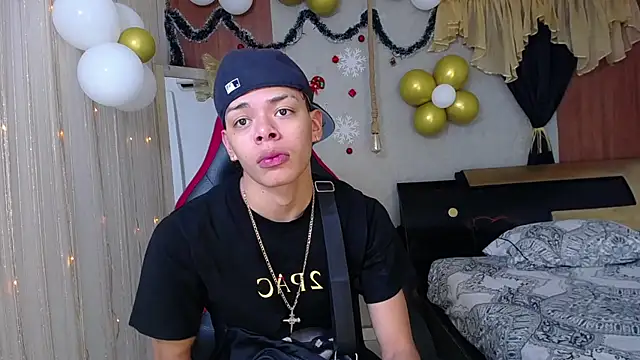 Snapshot of Harry_jhonsson chatting on November 2025 10:29:02 PM Harry jhonsson online show from November 2025 10:29:02 PM