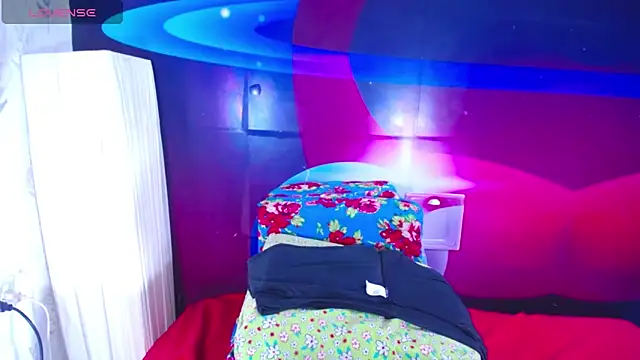 Cristalxxts online show from October 2025 07:15:02 PM