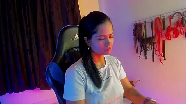 scarlet-kennedy98 online show from October 2025 09:01:01 PM