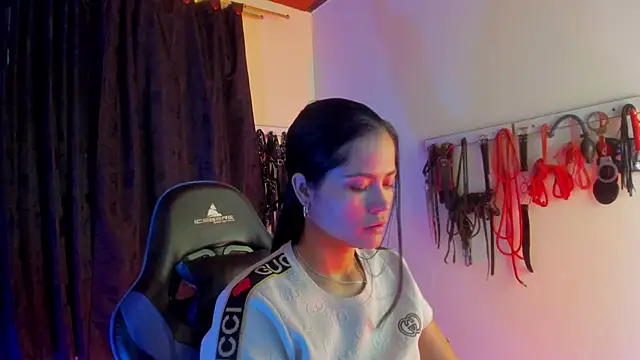 scarlet-kennedy98 online show from October 2025 10:08:01 PM