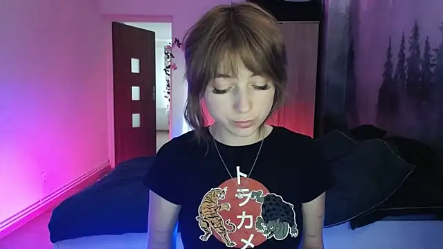 LuciaYoung online show from December 2024 01:09:02 PM