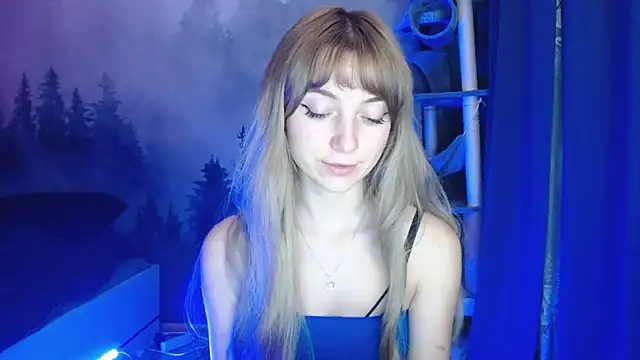LuciaYoung online show from December 2024 10:26:01 PM