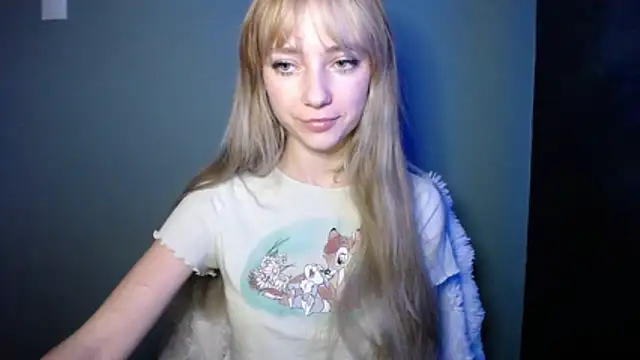 LuciaYoung online show from October 2025 06:23:02 AM