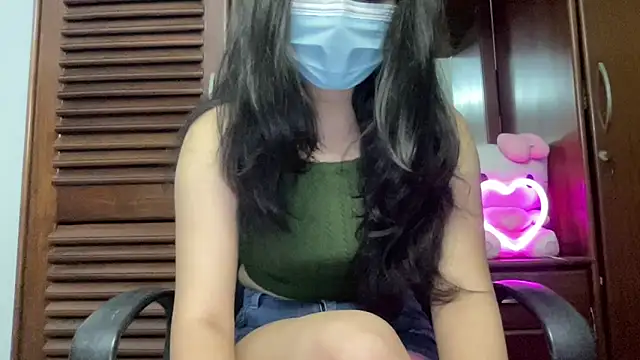 Snapshot of Princess_Lily chatting on October 2025 02:06:02 PM Princess Lily online show from October 2025 02:06:02 PM