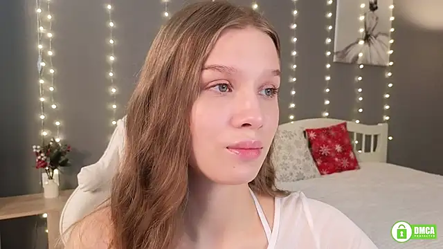 Snapshot of CutieBeauty chatting on December 2024 12:04:01 PM CutieBeauty online show from December 2024 12:04:01 PM