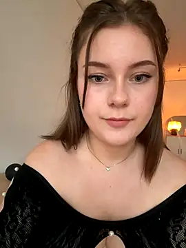 Snapshot of MaribelRiver chatting on November 2025 12:33:02 PM MaribelRiver online show from November 2025 12:33:02 PM