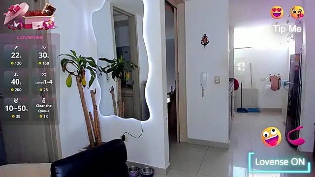 Snapshot of AbrilStivenson_ chatting on October 2025 10:01:01 PM AbrilStivenson online show from October 2025 10:01:01 PM