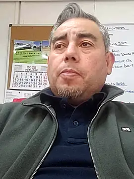 Snapshot of Manolete007x chatting on October 2025 10:45:02 PM Manolete007x online show from October 2025 10:45:02 PM