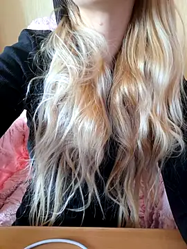 Snapshot of Elza_kom chatting on October 2025 02:23:02 AM Elza kom online show from October 2025 02:23:02 AM